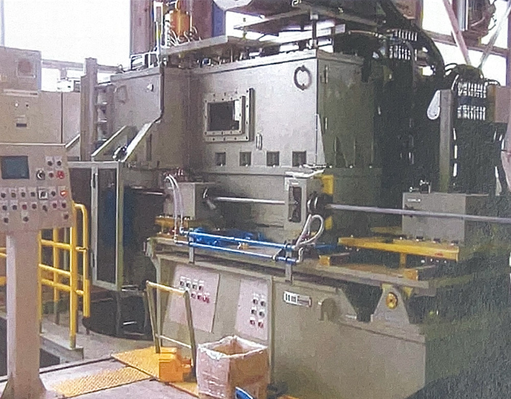 型式：IDG-1000-17 縦型伸線機